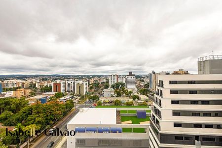 8_photo/94dce5ce6d.507a38b60af2f892-ATLAS-ef077ddf-c63f-4a6b-93a5-5e90a44d11bf.jpg de apartamento à venda com 3 quartos, 79m² em Bacacheri, Curitiba