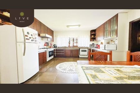 12_photo/94dce5cef5.b7a28b76476596d7-ATLAS-91dd93e7-4b7d-4f73-bff2-5792db8e58ab.jpg de casa à venda com 7 quartos, 774m² em Jardim Social, Curitiba