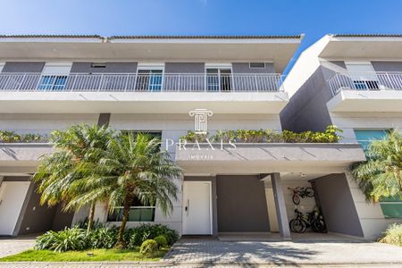 8_photo/94dce5cf4b.ce6648fb854cf78a-ATLAS-75bf4fea-68c4-439f-9e77-8a8820c1ddc1.jpg de casa à venda com 3 quartos, 198m² em Jardim Social, Curitiba