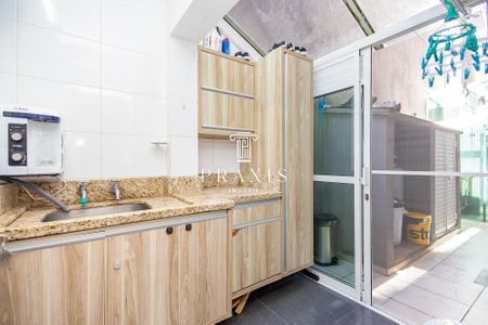 16_photo/94dce5cf4b.ce6648fb854cf78a-ATLAS-c4d0cb74-86b0-4e65-8950-ea441e5a13f1.jpg de casa à venda com 3 quartos, 198m² em Jardim Social, Curitiba