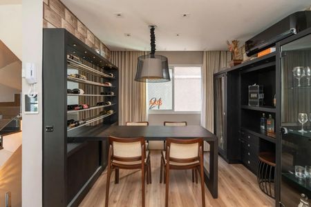 25_photo/94dce5cf4b.d05a2d10473c09ea-ATLAS-e20b76fe-8129-4dec-a88f-6982107e452c.jpg de casa à venda com 3 quartos, 182m² em Jardim Social, Curitiba