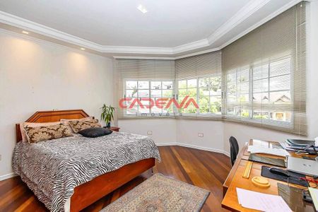 19_photo/94dce5cf65.7a37549eceeba21f-ATLAS-1ab2cd56-8281-48fd-a335-9fe8a37b0d1c.jpg de casa à venda com 4 quartos, 339m² em Jardim Social, Curitiba