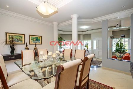 6_photo/94dce5cf65.7a37549eceeba21f-ATLAS-4cd258df-2010-48bb-9626-ae752c78cd8b.jpg de casa à venda com 4 quartos, 339m² em Jardim Social, Curitiba