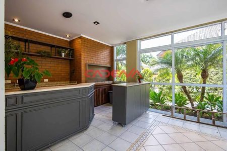 14_photo/94dce5cf65.7a37549eceeba21f-ATLAS-aceace08-10b2-4df6-8f76-92400a16620c.jpg de casa à venda com 4 quartos, 339m² em Jardim Social, Curitiba