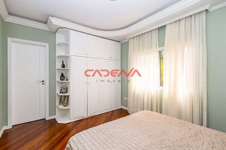 17_photo/94dce5cf65.7a37549eceeba21f-ATLAS-c50c8bf3-2a9a-4ecf-8230-055d42dcb557.jpg de casa à venda com 4 quartos, 339m² em Jardim Social, Curitiba