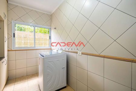 13_photo/94dce5cf65.7a37549eceeba21f-ATLAS-f0a6f006-0cbe-4ec2-8689-7b4e6b3d7aae.jpg de casa à venda com 4 quartos, 339m² em Jardim Social, Curitiba