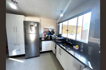 5_photo/94dce5cf67.28f6ec5d72603be5-ATLAS-1e19a706-9acc-47ff-83e7-8d719cd79e8e.jpg de casa à venda com 5 quartos, 303m² em Jardim Social, Curitiba