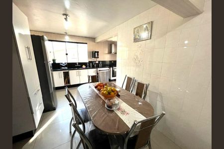 11_photo/94dce5cf67.28f6ec5d72603be5-ATLAS-851f7fdf-6d07-4e1b-a6f8-d655b6e277e3.jpg de casa à venda com 5 quartos, 303m² em Jardim Social, Curitiba