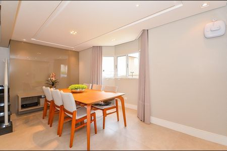 7_photo/94dce5d175.d55e4eeb4ab67c1f-ATLAS-2ebf0ca2-8eb7-4415-a196-cc106a2fc3f7.jpg de casa à venda com 3 quartos, 187m² em Bacacheri, Curitiba