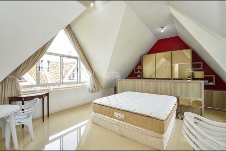 24_photo/94dce5d175.d55e4eeb4ab67c1f-ATLAS-b42c7025-218d-48b5-919e-3db4d5ed309a.jpg de casa à venda com 3 quartos, 187m² em Bacacheri, Curitiba