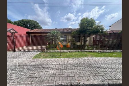 7_photo/94dce5d18d.6802020fc9165f5a-ATLAS-408afc02-1b3a-4c86-88f4-401dae2eb8a7.jpg de casa à venda com 3 quartos, 220m² em Bacacheri, Curitiba