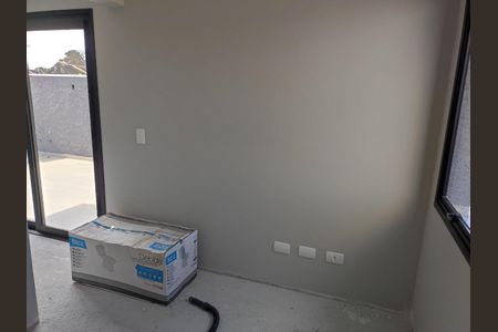 44_photo/94dce5d1c3.1e964c3cff37e649-ATLAS-e630b796-33f1-4edd-a943-21a36942e4b8.jpg de casa de condomínio à venda com 3 quartos, 184m² em Bacacheri, Curitiba