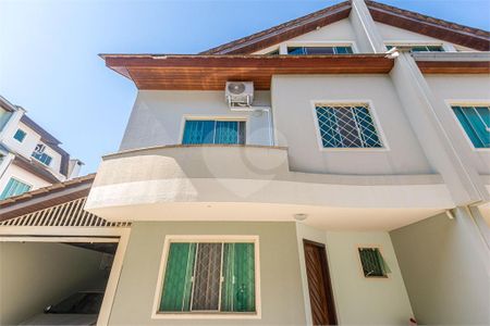 4_photo/94dce5d1c9.6bc6d6e3d41508d6-ATLAS-07acc2a6-e888-4a26-bdd2-adad28bbd70b.jpg de casa à venda com 4 quartos, 150m² em Bacacheri, Curitiba