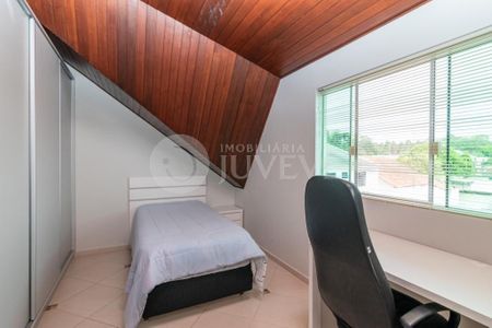 9_photo/94dce5d1c9.6bc6d6e3d41508d6-ATLAS-3d598564-1bf1-42bd-8426-2a4fb4ed6f48.jpg de casa à venda com 4 quartos, 149m² em Bacacheri, Curitiba