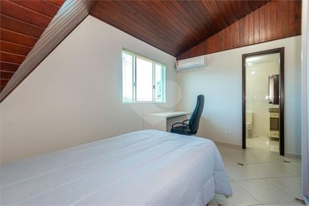 38_photo/94dce5d1c9.6bc6d6e3d41508d6-ATLAS-569d0e5e-d131-421a-9f08-3ddbe2fe03d2.jpg de casa à venda com 4 quartos, 150m² em Bacacheri, Curitiba