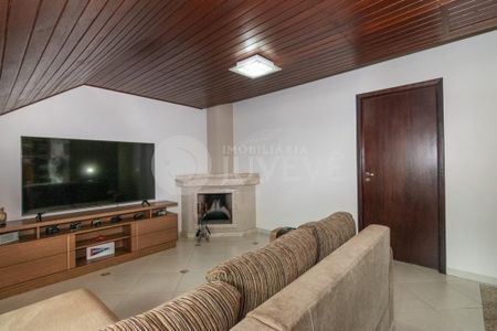 9_photo/94dce5d1c9.6bc6d6e3d41508d6-ATLAS-58bcd84a-e570-4c67-8e0d-29d028423edb.jpg de casa à venda com 4 quartos, 149m² em Bacacheri, Curitiba