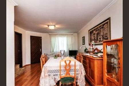 2_photo/94dce5d1cd.3e6957092a4c223d-ATLAS-7f486af7-5d10-4d46-b2d6-64a5e4be71fa.jpg de casa à venda com 4 quartos, 150m² em Bacacheri, Curitiba