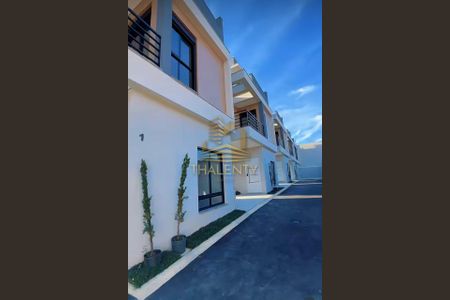 7_photo/94dce5d1db.32d3cee88d6adeff-ATLAS-ad8db96c-8363-41a2-9aab-2577a6b2b405.jpg de casa à venda com 3 quartos, 184m² em Bacacheri, Curitiba