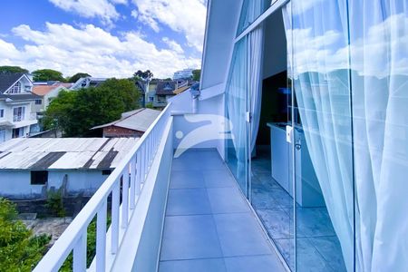 33_photo/94dce5d22b.525c41d69492bd96-ATLAS-4eac8c6b-c5f5-44f0-b6c8-071a0e405fd4.jpg de casa à venda com 2 quartos, 129m² em Bacacheri, Curitiba