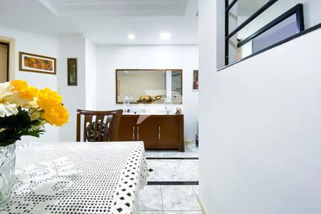 5_photo/94dce5d22b.525c41d69492bd96-ATLAS-92baab10-c4a5-4d39-8adf-9fae2d2b5d71.jpg de casa à venda com 2 quartos, 129m² em Bacacheri, Curitiba