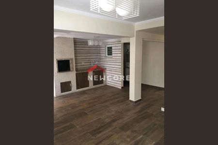 5_photo/94dce5d247.93b8fa184532727f-ATLAS-e089bb92-a136-4e10-b094-5b8625302b37.jpg de casa à venda com 3 quartos, 160m² em Bacacheri, Curitiba