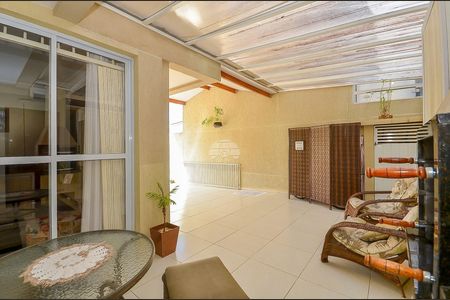 35_photo/94dce5d24d.72cc55da13c48830-ATLAS-c80ce2aa-7e79-405b-9372-dfe235a0d43c.jpg de casa à venda com 3 quartos, 145m² em Bacacheri, Curitiba