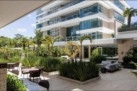 4_photo/94dce5d2f3.644da71ab9fc96d8-ATLAS-33a5dcd6-8889-45d7-b2ea-262c0595b3f1.jpg de apartamento à venda com 3 quartos, 235m² em Cabral, Curitiba