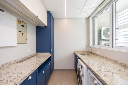 14_photo/94dce5d2f3.8a7a0d8847acb109-ATLAS-bfcbbe86-a046-4232-9ef9-adb17c10e909.jpg de apartamento à venda com 3 quartos, 235m² em Cabral, Curitiba