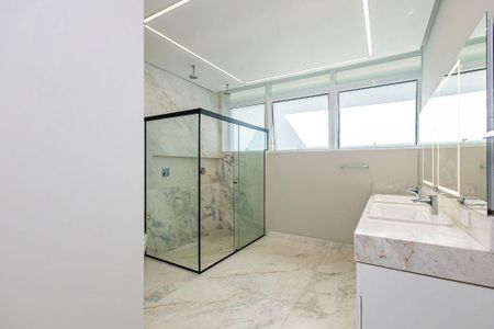 22_photo/94dce5d2f3.8a7a0d8847acb109-ATLAS-e66e0771-ef2c-45a0-bf54-a70f0ae08056.jpg de apartamento à venda com 3 quartos, 235m² em Cabral, Curitiba