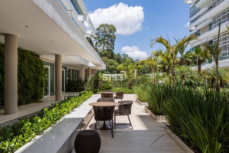 3_photo/94dce5d2f3.b623ee0242192bbc-ATLAS-d6b7ccc6-68fe-4bc8-af58-e203ec7e6987.jpg de apartamento à venda com 3 quartos, 235m² em Cabral, Curitiba