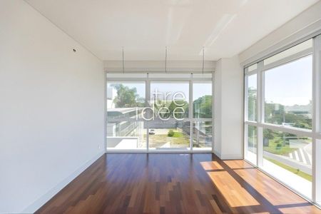 31_photo/94dce5d2f3.c2d0365adcb3b71c-ATLAS-810c5640-0a63-42da-a019-a9d9103e9ec4.jpg de apartamento à venda com 3 quartos, 235m² em Cabral, Curitiba