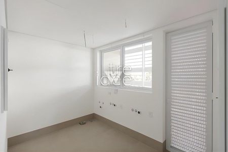 24_photo/94dce5d2f3.c2d0365adcb3b71c-ATLAS-a6023caf-2fc4-4892-a1c9-2445a0f0885b.jpg de apartamento à venda com 3 quartos, 235m² em Cabral, Curitiba