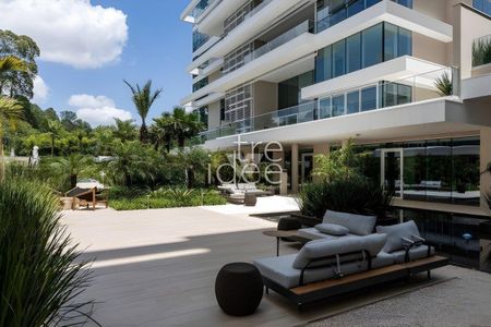 16_photo/94dce5d2f3.c2d0365adcb3b71c-ATLAS-d5af4f7c-9105-4747-af7d-79da1a47351e.jpg de apartamento à venda com 3 quartos, 235m² em Cabral, Curitiba