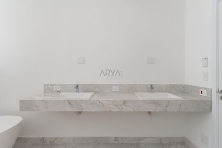 11_photo/94dce5d2f3.d606bb3af91a4b5b-ATLAS-2904ac71-af2d-4e1c-b3bb-872163f4b334.jpg de apartamento à venda com 3 quartos, 235m² em Cabral, Curitiba