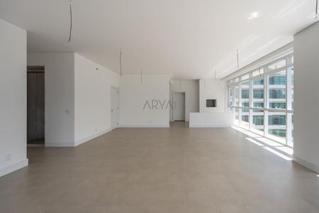 3_photo/94dce5d2f3.d606bb3af91a4b5b-ATLAS-fb62d7ff-84f4-432f-83cd-7794c7a397d1.jpg de apartamento à venda com 3 quartos, 235m² em Cabral, Curitiba