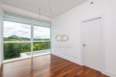 10_photo/94dce5d2f3.ee6564db4bf6f889-ATLAS-2bfda5ba-852d-49a2-92da-88d4553154aa.jpg de apartamento à venda com 3 quartos, 235m² em Cabral, Curitiba