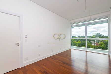 8_photo/94dce5d2f3.ee6564db4bf6f889-ATLAS-83df6652-6dea-4d1b-9a8a-2a2c2c395262.jpg de apartamento à venda com 3 quartos, 235m² em Cabral, Curitiba