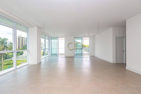 3_photo/94dce5d2f3.ee6564db4bf6f889-ATLAS-dd609c71-14bd-4f12-bc87-49f7acb326ea.jpg de apartamento à venda com 3 quartos, 235m² em Cabral, Curitiba