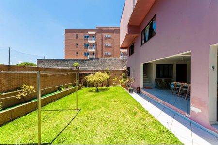 30_photo/94dce5d307.ceff8192393c33de-ATLAS-8158f98f-52f7-4bdf-b537-2db70ad70de0.jpg de casa à venda com 3 quartos, 416m² em Bacacheri, Curitiba