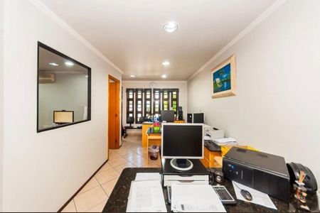 44_photo/94dce5d307.ceff8192393c33de-ATLAS-8ed10c34-3c2e-43ed-8d20-55dfd1d5ade6.jpg de casa à venda com 3 quartos, 416m² em Bacacheri, Curitiba