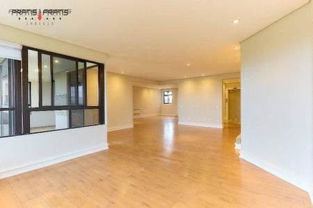 14_photo/94dce5d359.bc2625db7da5e859-ATLAS-762b38ab-5ef7-4ada-8566-b7c75b0e54e0.jpg de apartamento para alugar com 4 quartos, 226m² em Cabral, Curitiba