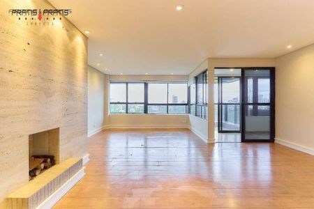 12_photo/94dce5d359.bc2625db7da5e859-ATLAS-e8054245-17d8-49ba-9b4e-29f7871c1a11.jpg de apartamento para alugar com 4 quartos, 226m² em Cabral, Curitiba