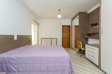 29_photo/94dce5d479.a7b2593691b93303-ATLAS-e44ef66c-cf9e-4ef5-8caa-b5acc4f1d2ee.jpg de casa à venda com 4 quartos, 352m² em Bacacheri, Curitiba