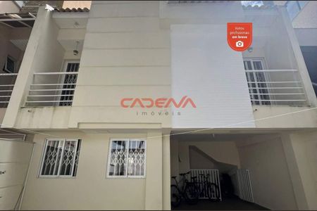 2_photo/94dce5d48d.28f6ec5d72603be5-ATLAS-8fb6d610-a036-4f4d-a92f-36413b84742b.jpg de casa à venda com 3 quartos, 140m² em Bacacheri, Curitiba