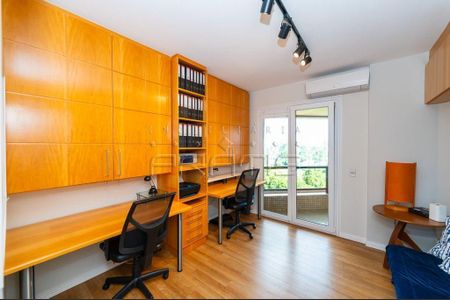 41_photo/94dce5d4ad.7e7e0caf2581e0bf-ATLAS-93c6c9a6-9b6b-451b-b063-b8b8285f29b6.jpg de apartamento à venda com 4 quartos, 229m² em Bacacheri, Curitiba