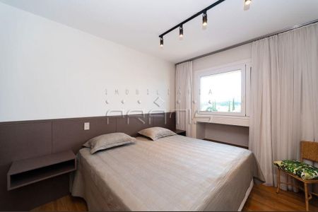 47_photo/94dce5d4ad.7e7e0caf2581e0bf-ATLAS-ff0a6dad-96a1-4cb8-959b-2fa3852eaf78.jpg de apartamento à venda com 4 quartos, 229m² em Bacacheri, Curitiba