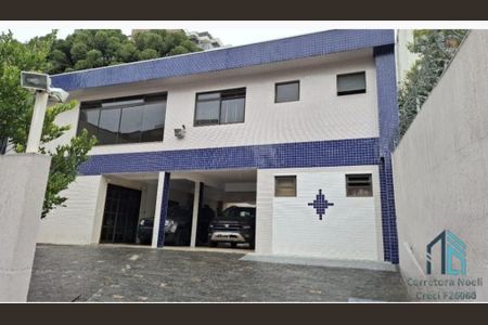 9_photo/94dce5d59f.ceff8192393c33de-ATLAS-2144e526-5a38-469d-a89b-7a3ebdaa1301.jpg de casa à venda com 7 quartos, 640m² em Bacacheri, Curitiba