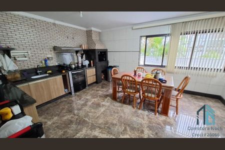 17_photo/94dce5d59f.ceff8192393c33de-ATLAS-8eadedc8-ca20-40b1-8ead-8ceba6558ab9.jpg de casa à venda com 7 quartos, 640m² em Bacacheri, Curitiba