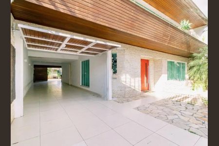 6_photo/94dce5d895.1463d70521bc8e9f-ATLAS-5c8736d2-c962-4b82-b65e-cb385d87ae57.jpg de casa à venda com 5 quartos, 448m² em Bacacheri, Curitiba