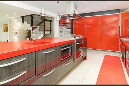 11_photo/94dce5d895.1463d70521bc8e9f-ATLAS-ce436388-88e4-472e-b8cc-aa68f3db3fde.jpg de casa à venda com 5 quartos, 448m² em Bacacheri, Curitiba